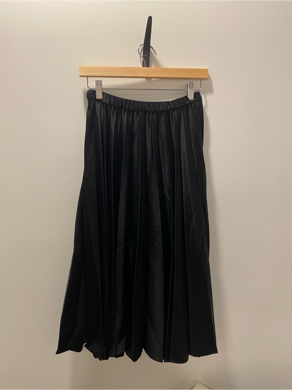 Black pleated midi skirt